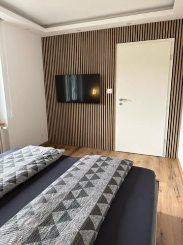 Studio Cosy Au Centre De Couvet Apartment Екстериор снимка